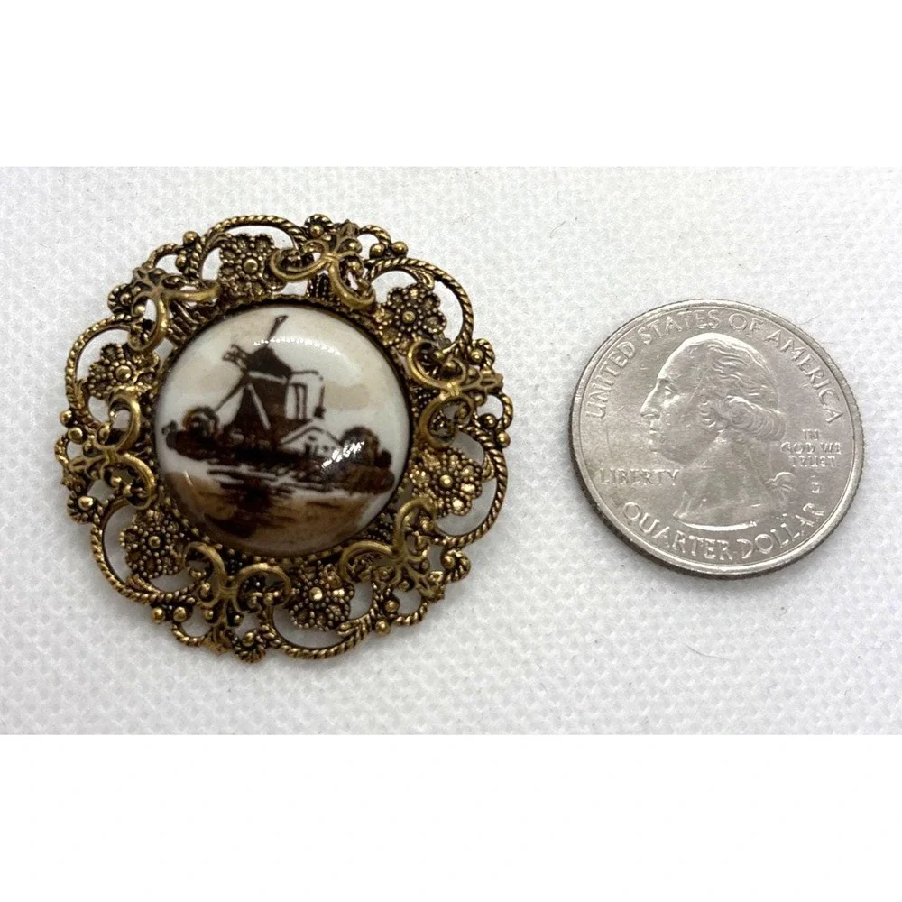 Vintage Gold Tone Filigree Metal‎ Brown Cream Windmill Delft Cabochon Pin Brooch